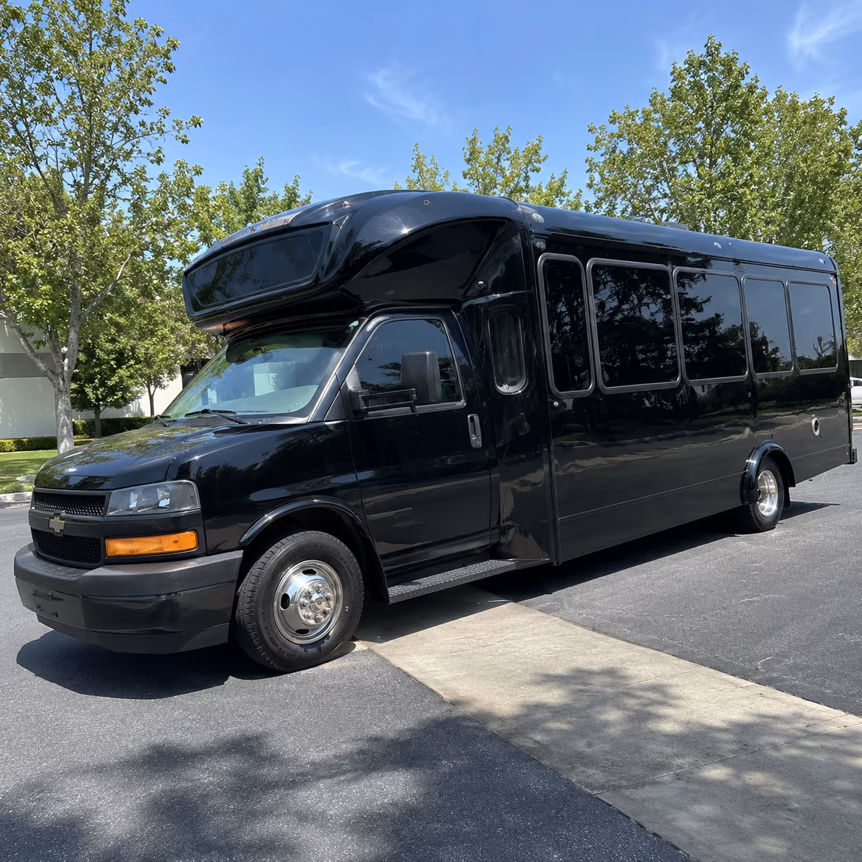 brentwood 15 passenger party bus