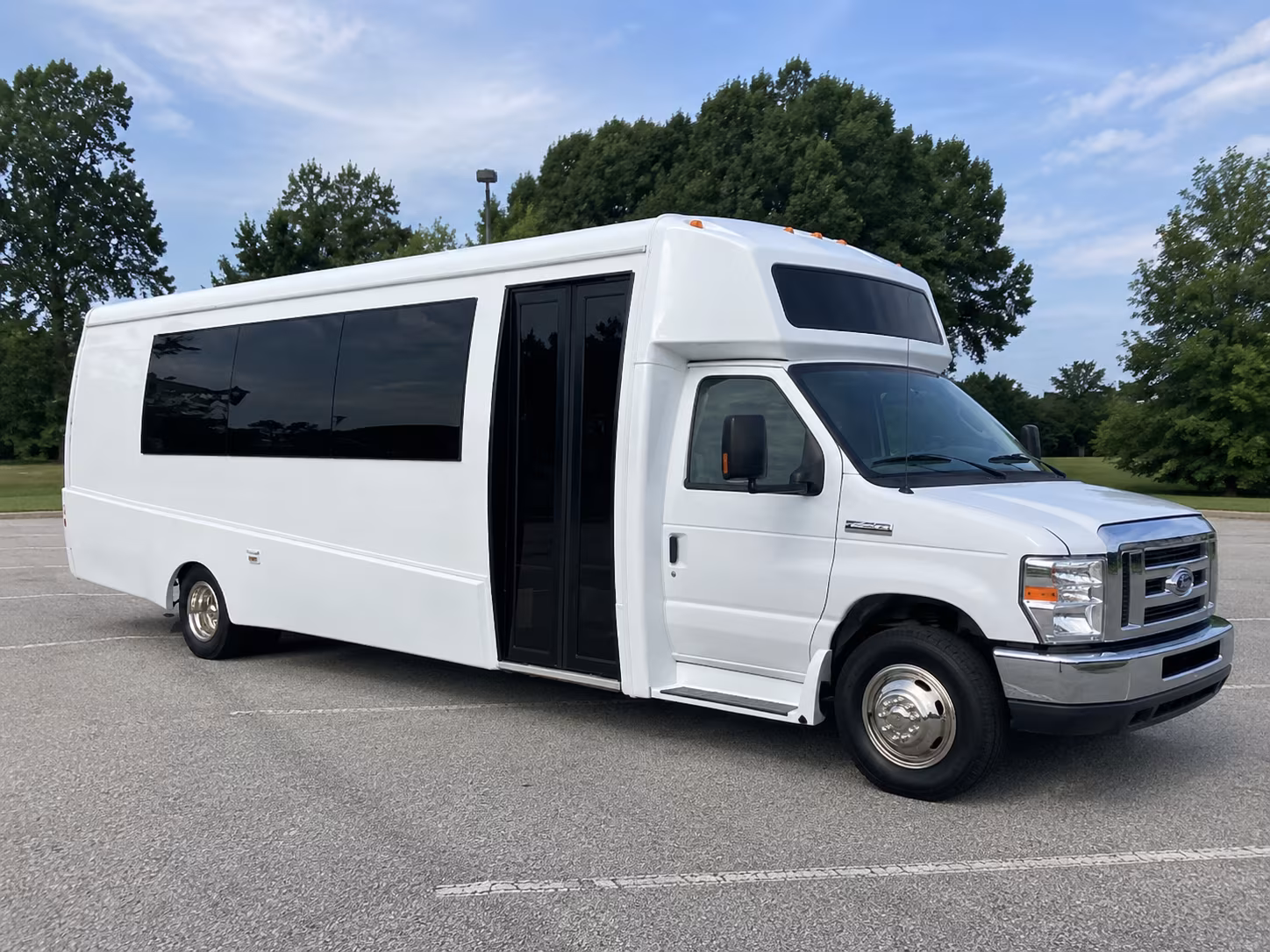 brentwood 18 passenger party bus
