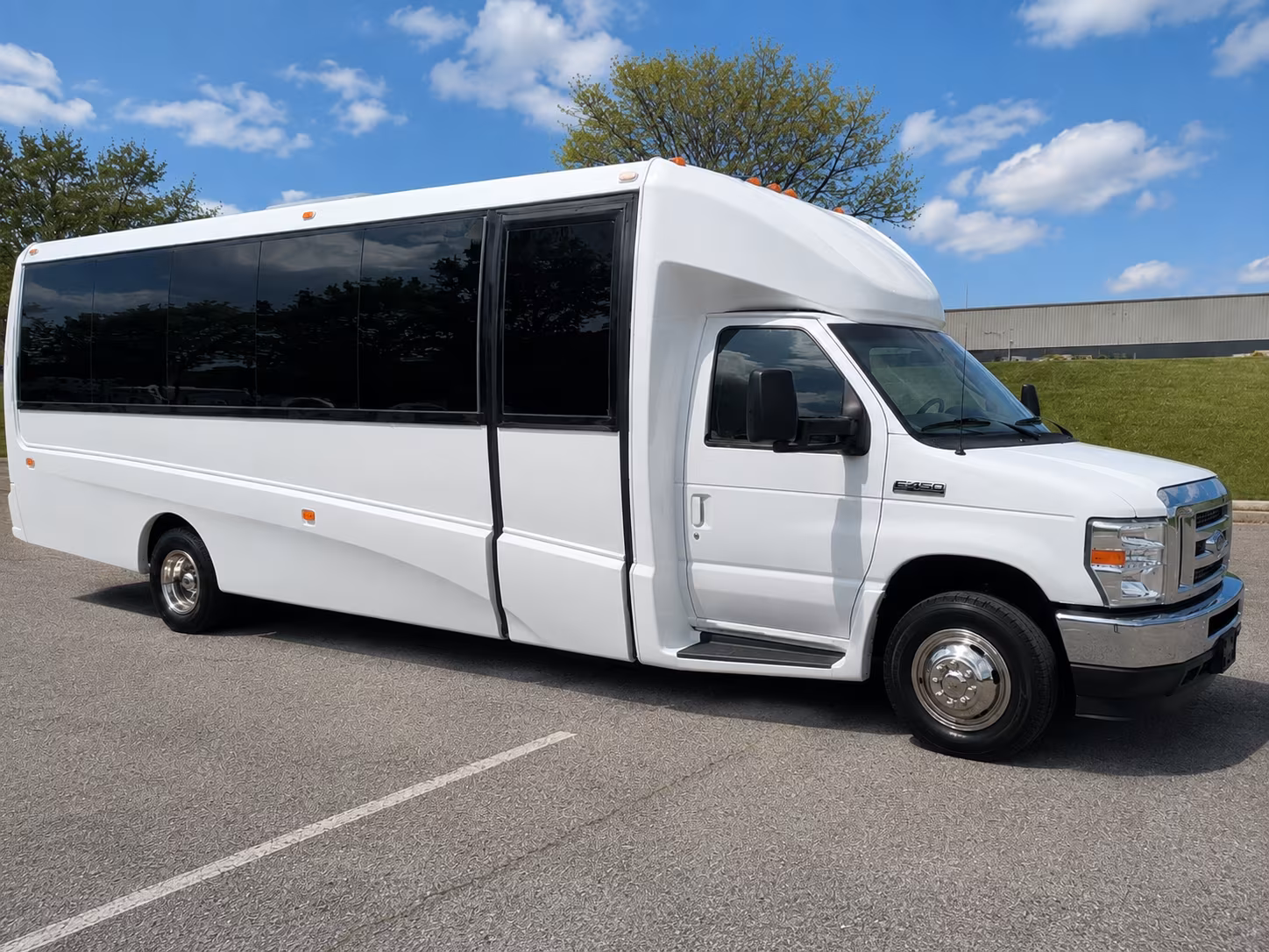 corporate outing and team event bus rentals in brentwood california