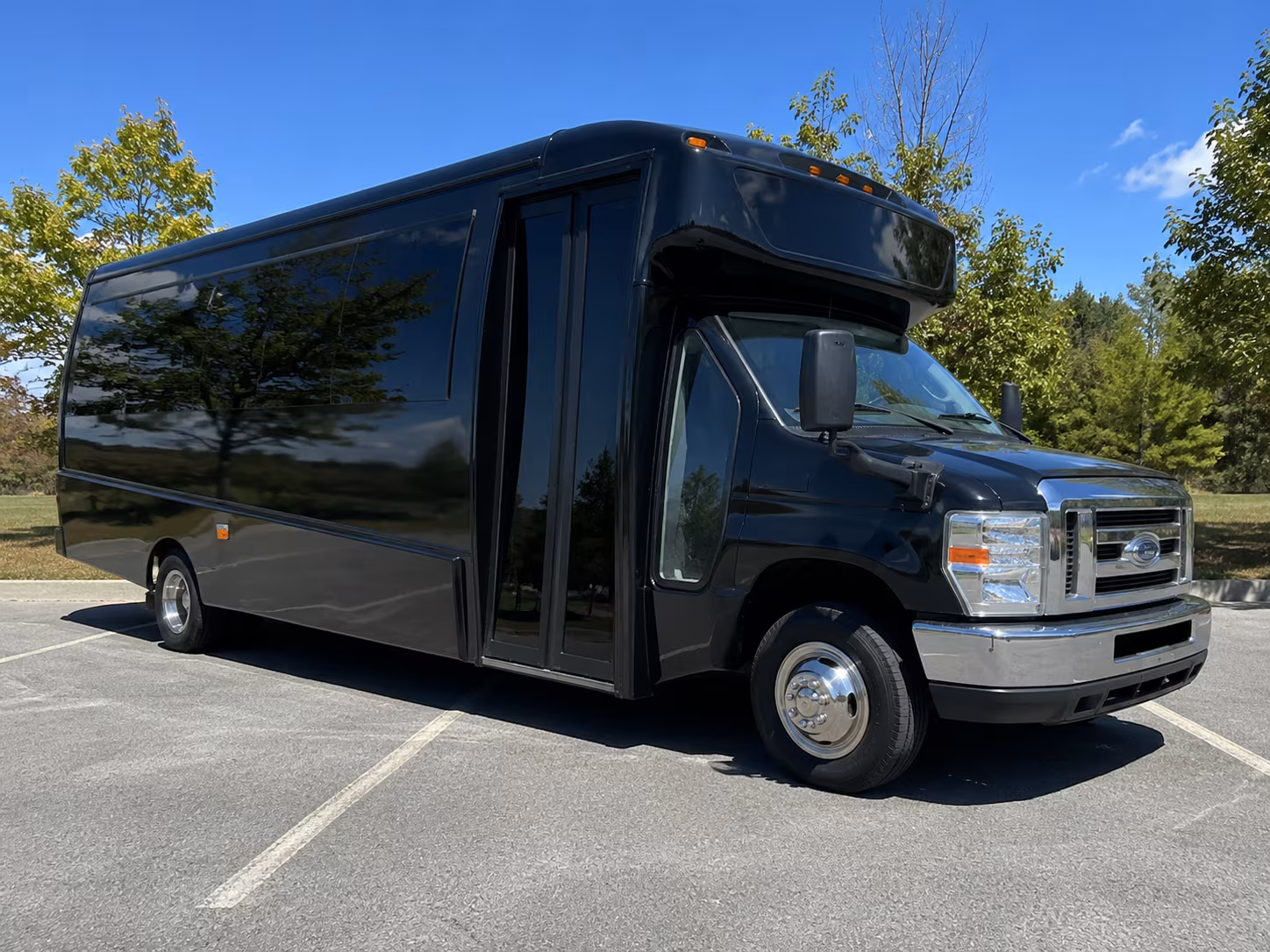 minibus and sprinter van rentals for small brentwood work teams