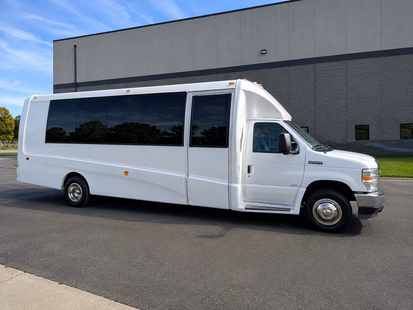 minibuses for club shows and theater performances near brentwood